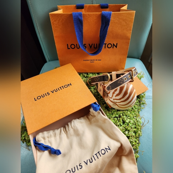 LOUIS VUITTON Brown Gold LV Monogram Canvas Baxter Tag 18" Dog Choker Collar NIB - Picture 6 of 16